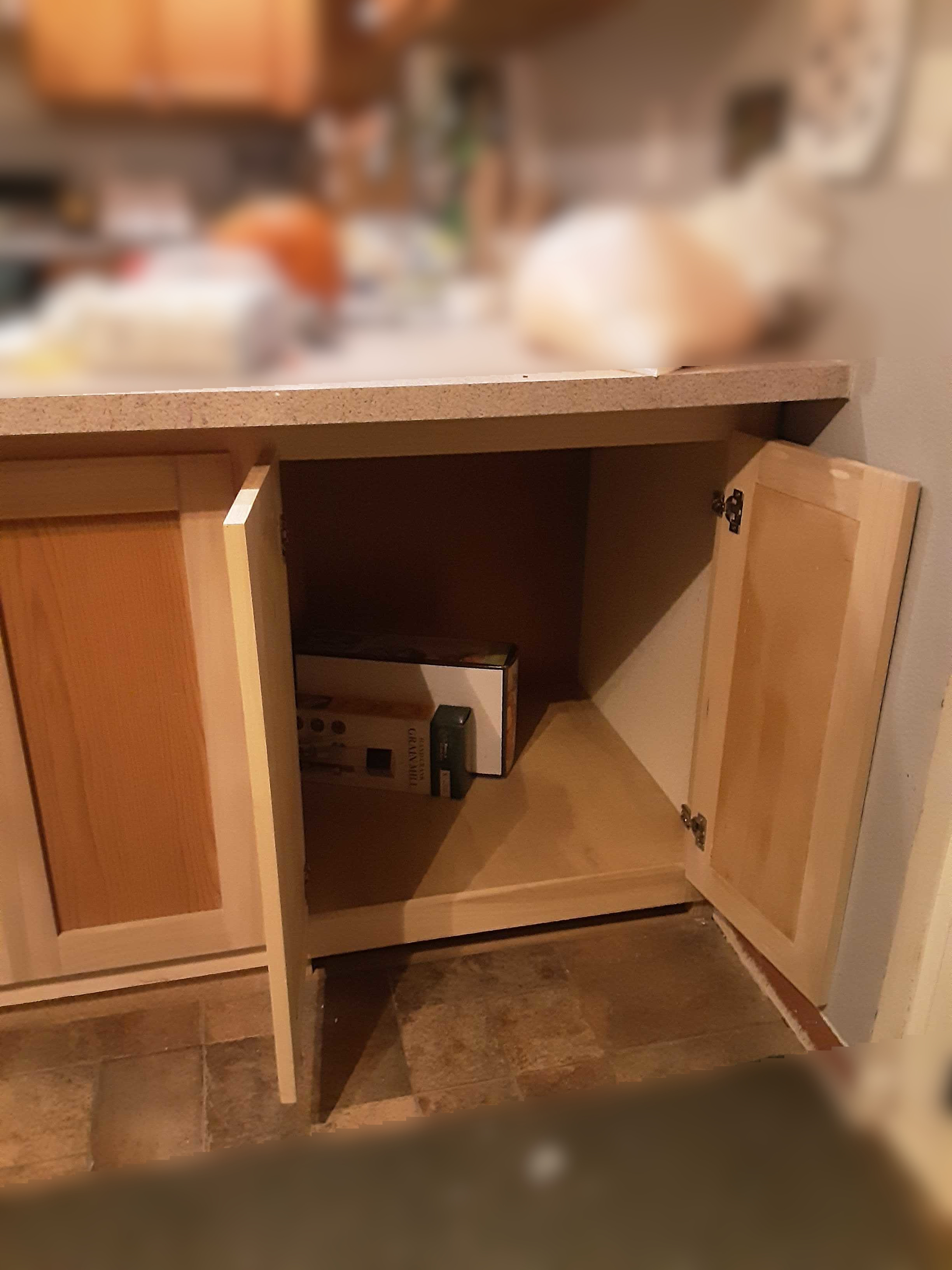 2020-10-26_214618-new-cabinet-in-void-cropped.jpg