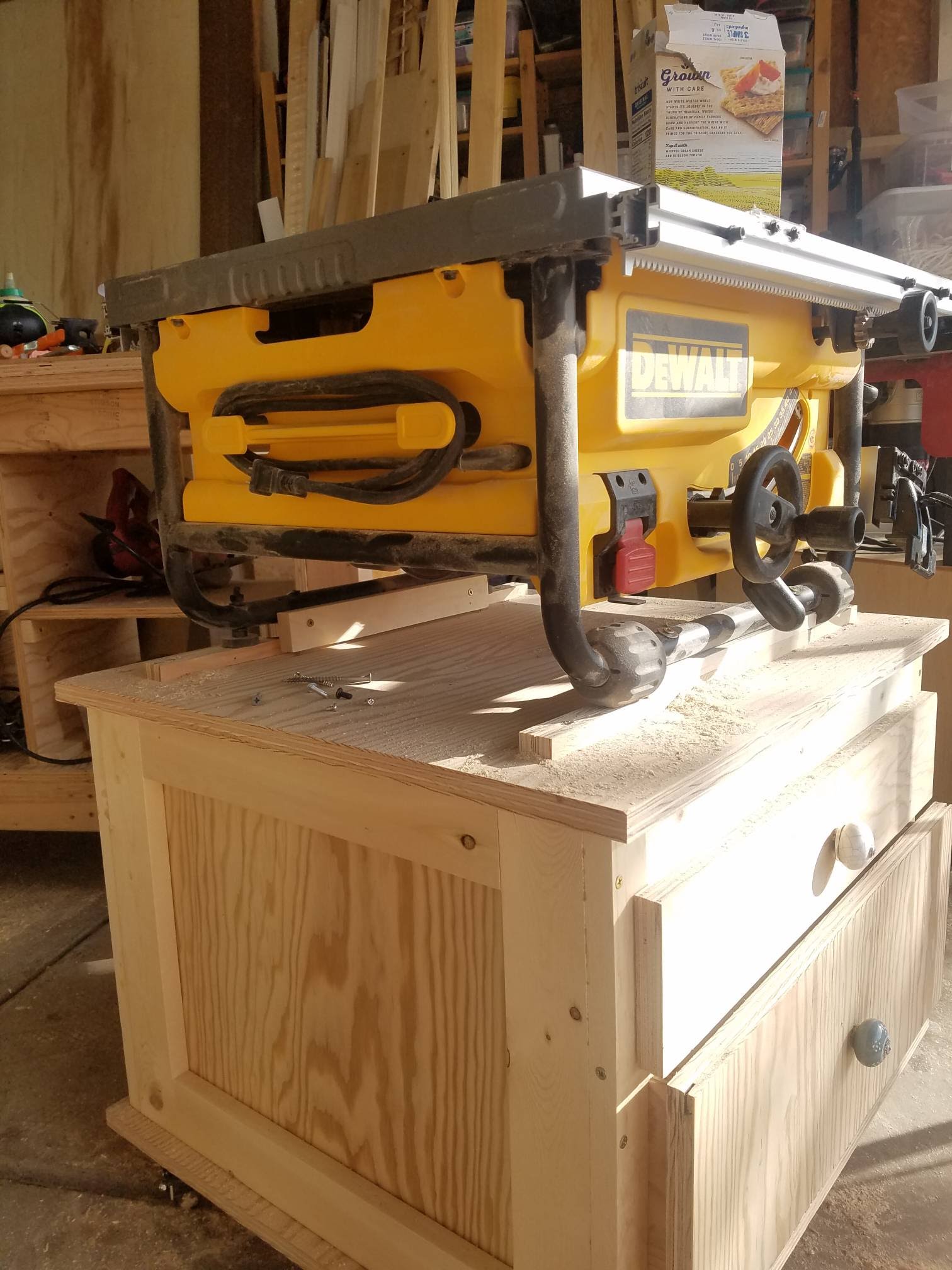 workshop-table-saw-stand.jfif